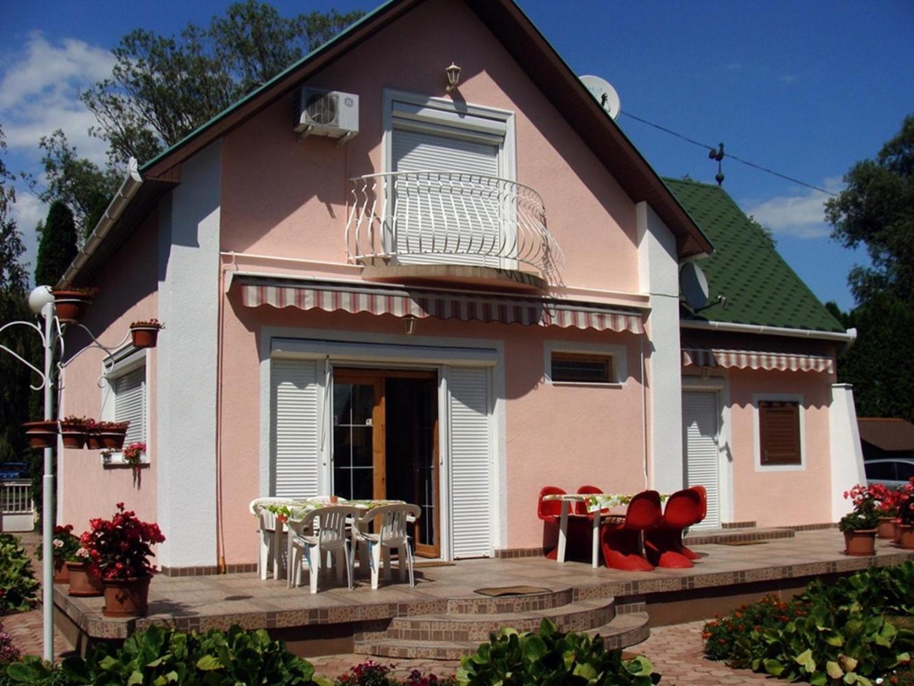 Villa Nyaralo Balatonmariafuerdo Extérieur photo